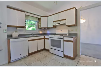 16 S Emerald Avenue, Mundelein, IL 60060 - Photo 10