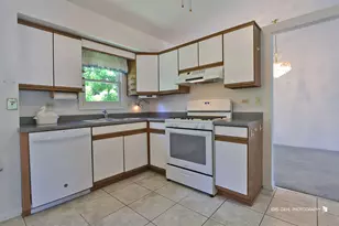 16 S Emerald Ave, Mundelein, IL 60060 - Photo 10