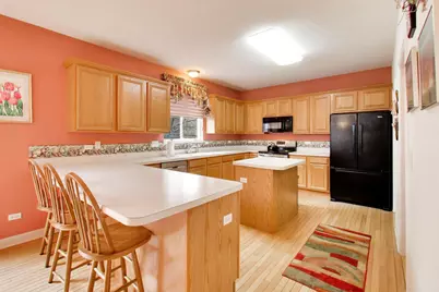 5660 Trinity Court, Gurnee, IL 60031 - Photo 8