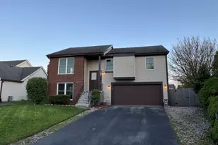 425 Beechwood Dr, Westmont, IL 60559 - Photo 1