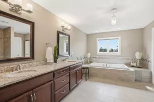 8743 Stone Creek Blvd, Frankfort, IL 60423 - Photo 36