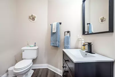 1907 E Grand Avenue, Lindenhurst, IL 60046 - Photo 16