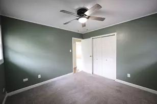 366 Blackhawk Dr, Park Forest, IL 60466 - Photo 10