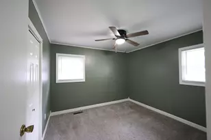 366 Blackhawk Dr, Park Forest, IL 60466 - Photo 12