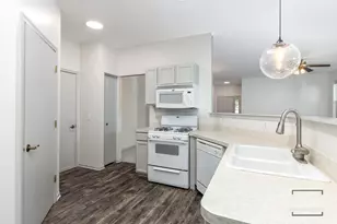 636 S Cadillac Cir, Romeoville, IL 60446 - Photo 10