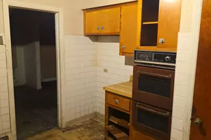 9036 S Harper Ave, Chicago, IL 60619 - Photo 6