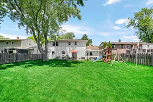 459 Sussex Ct, Buffalo Grove, IL 60089 - Photo 28