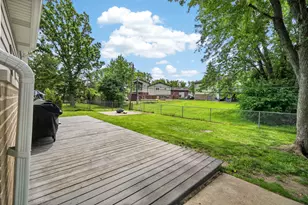 8931 Sandra Ln, Hickory Hills, IL 60457 - Photo 38