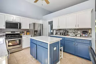 5718 Breezeland Rd, Carpentersville, IL 60110 - Photo 14