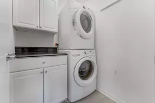 140 N Euclid Ave, Oak Park, IL 60302 - Photo 12