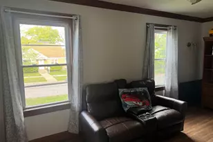 493 Columbia Ave, Elgin, IL 60120 - Photo 4