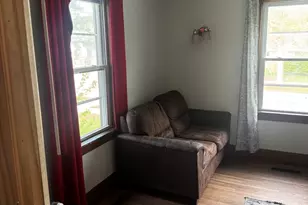 493 Columbia Ave, Elgin, IL 60120 - Photo 2