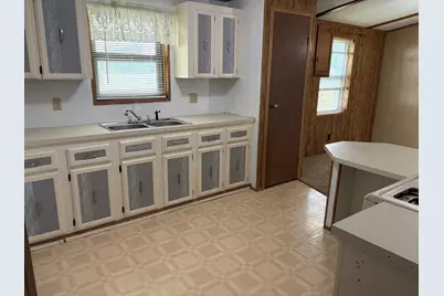 173 Greenview Road, Centralia, IL 62801 - Photo 6