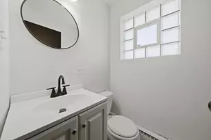 3907 W Marquette Rd, Chicago, IL 60629 - Photo 14