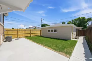 3907 W Marquette Rd, Chicago, IL 60629 - Photo 32