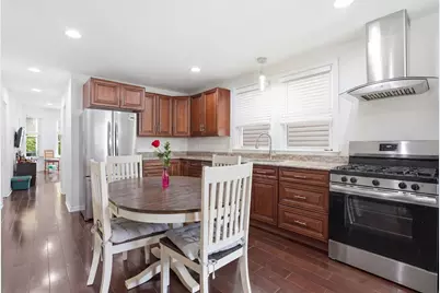 2915 N Dawson Avenue, Chicago, IL 60618 - Photo 4