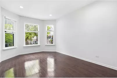 2915 N Dawson Avenue, Chicago, IL 60618 - Photo 2