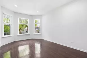2915 N Dawson Ave, Chicago, IL 60618 - Photo 2