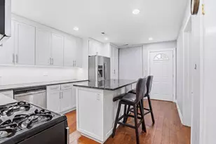 2915 N Dawson Ave, Chicago, IL 60618 - Photo 16