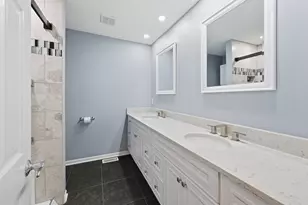 702 Clover Hill Ct, Elk Grove Village, IL 60007 - Photo 14
