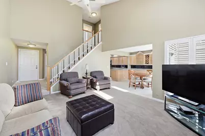 702 Clover Hill Court, Elk Grove Village, IL 60007 - Photo 4