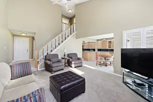 702 Clover Hill Ct, Elk Grove Village, IL 60007 - Photo 4