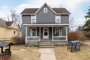 251 W Homer St, Freeport, IL 61032 - Photo 1