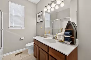 2560 Mc Duffee Cir, North Aurora, IL 60542 - Photo 16