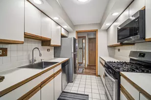 8970 N Parkside Ave, Des Plaines, IL 60016 - Photo 6