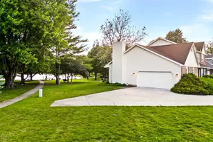 1 Shorewood Ct, Bloomington, IL 61704 - Photo 34