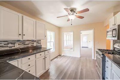 110 N Seminary Avenue, Woodstock, IL 60098 - Photo 8