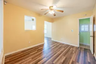 110 N Seminary Ave, Woodstock, IL 60098 - Photo 4