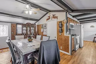 1045 Palace St, Aurora, IL 60506 - Photo 8