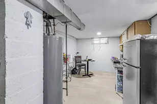 1045 Palace St, Aurora, IL 60506 - Photo 18