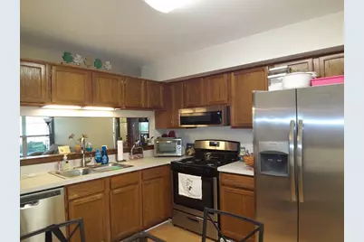 1069 Talbots Lane, Elk Grove Village, IL 60007 - Photo 4