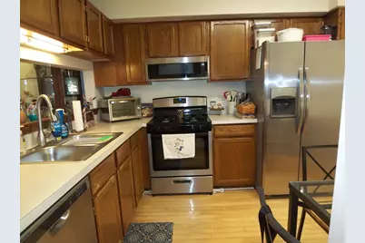 1069 Talbots Lane, Elk Grove Village, IL 60007 - Photo 2