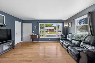 221 Koch Dr, Genoa, IL 60135 - Photo 4