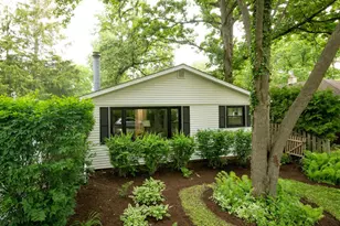 26 E Woodland Rd, Lake Bluff, IL 60044 - Photo 1