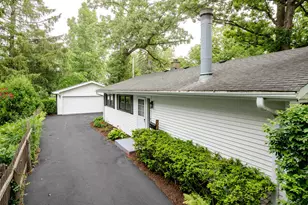26 E Woodland Rd, Lake Bluff, IL 60044 - Photo 22