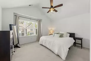 821 W Chase Ln, Palatine, IL 60067 - Photo 14
