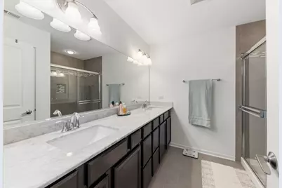 821 W Chase Lane, Palatine, IL 60067 - Photo 16