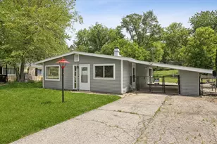 2606 Forestwood Dr, McHenry, IL 60051 - Photo 1