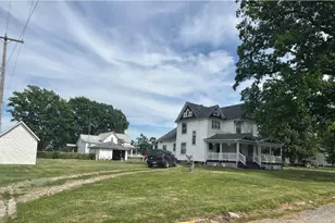 108 S Gray St, Sidell, IL 61876 - Photo 4
