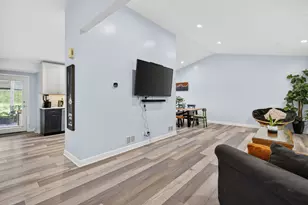 1389 Valayna Dr, Aurora, IL 60504 - Photo 2