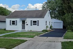524 Amsterdam St, Woodstock, IL 60098 - Photo 1