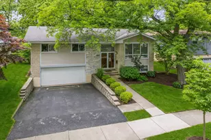 409 Brookside Dr, Wilmette, IL 60091 - Photo 2