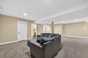 2331 Coventry Cir S, Sycamore, IL 60178 - Photo 28