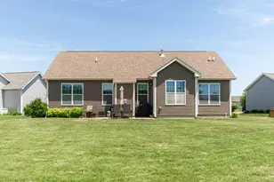 2331 Coventry Cir S, Sycamore, IL 60178 - Photo 32