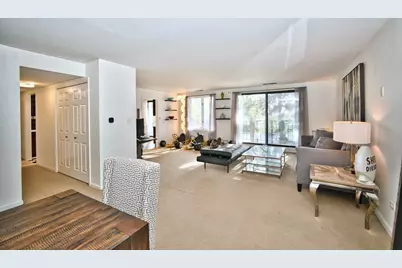 9558 Gross Point Road #201A, Skokie, IL 60076 - Photo 4