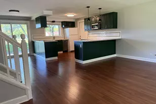 920 Royal Ct, Schaumburg, IL 60193 - Photo 2